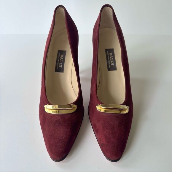 Bally Vintage New Old Stock Burgundy Suede Jeneffe Pumps w/ Gold Crescent 8 - Picture 8 of 11